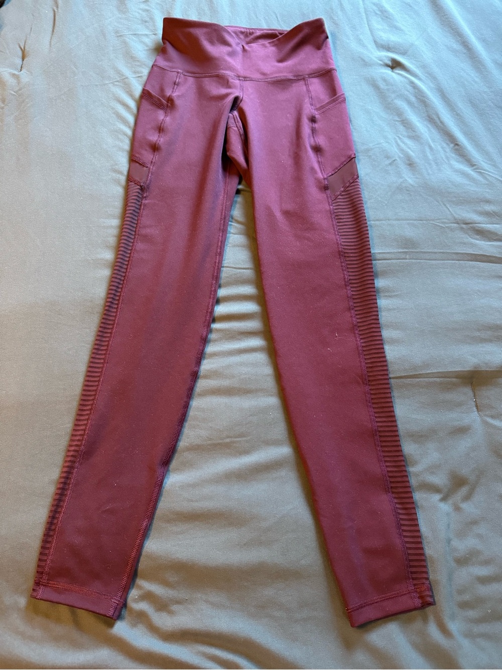 Old Navy Burgundy High-Waist Pocket Leggings